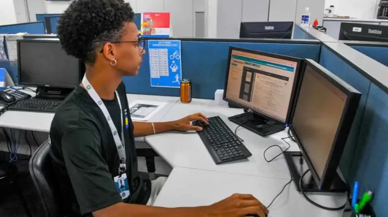 brasilia-agora-estudante-computador